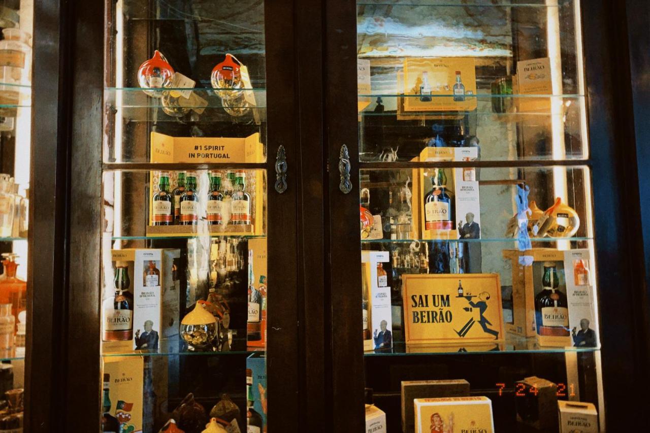 Pharmacia Guesthouse Coimbra Bagian luar foto